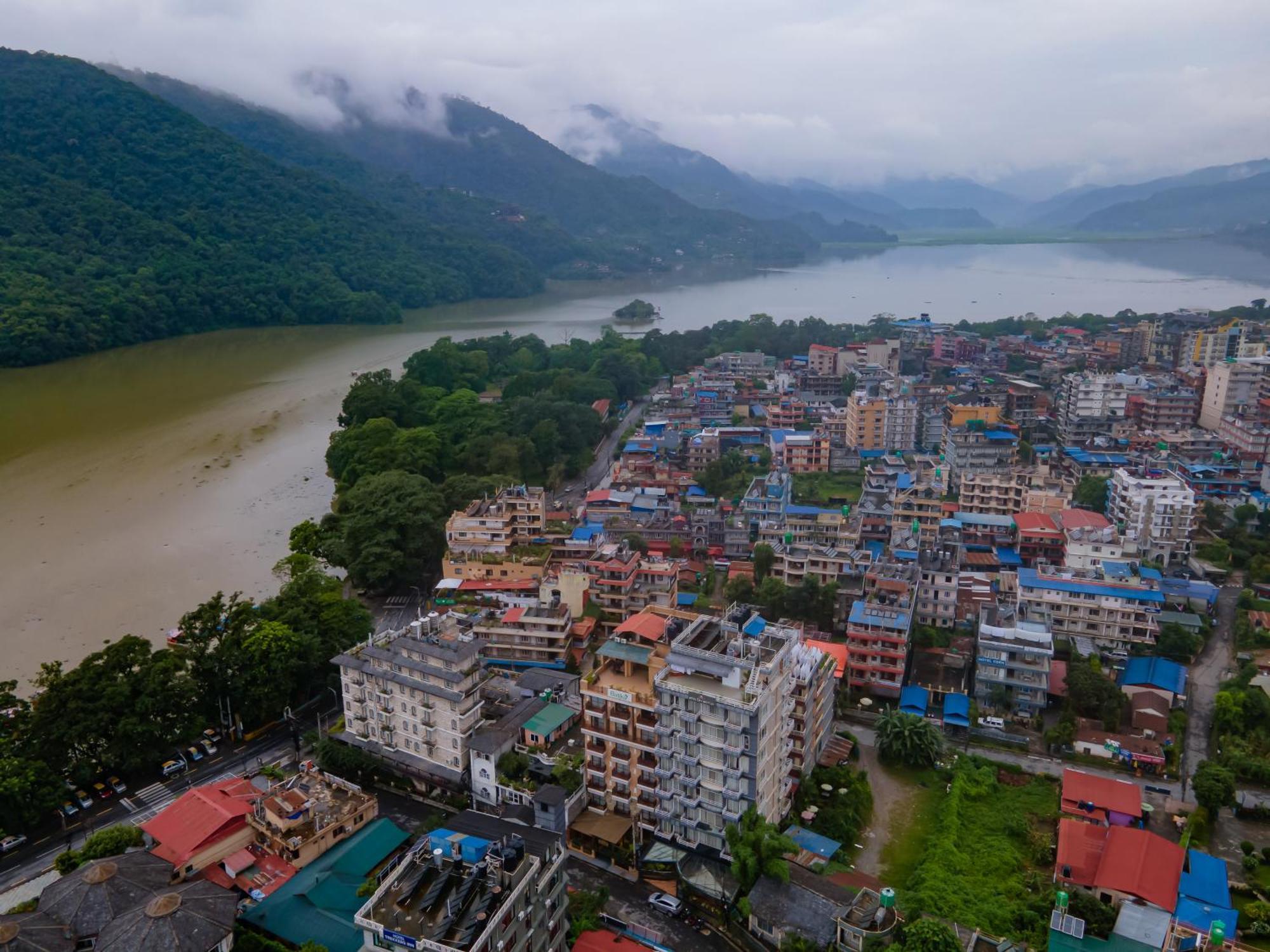 Pokhara Batika Otel Dış mekan fotoğraf