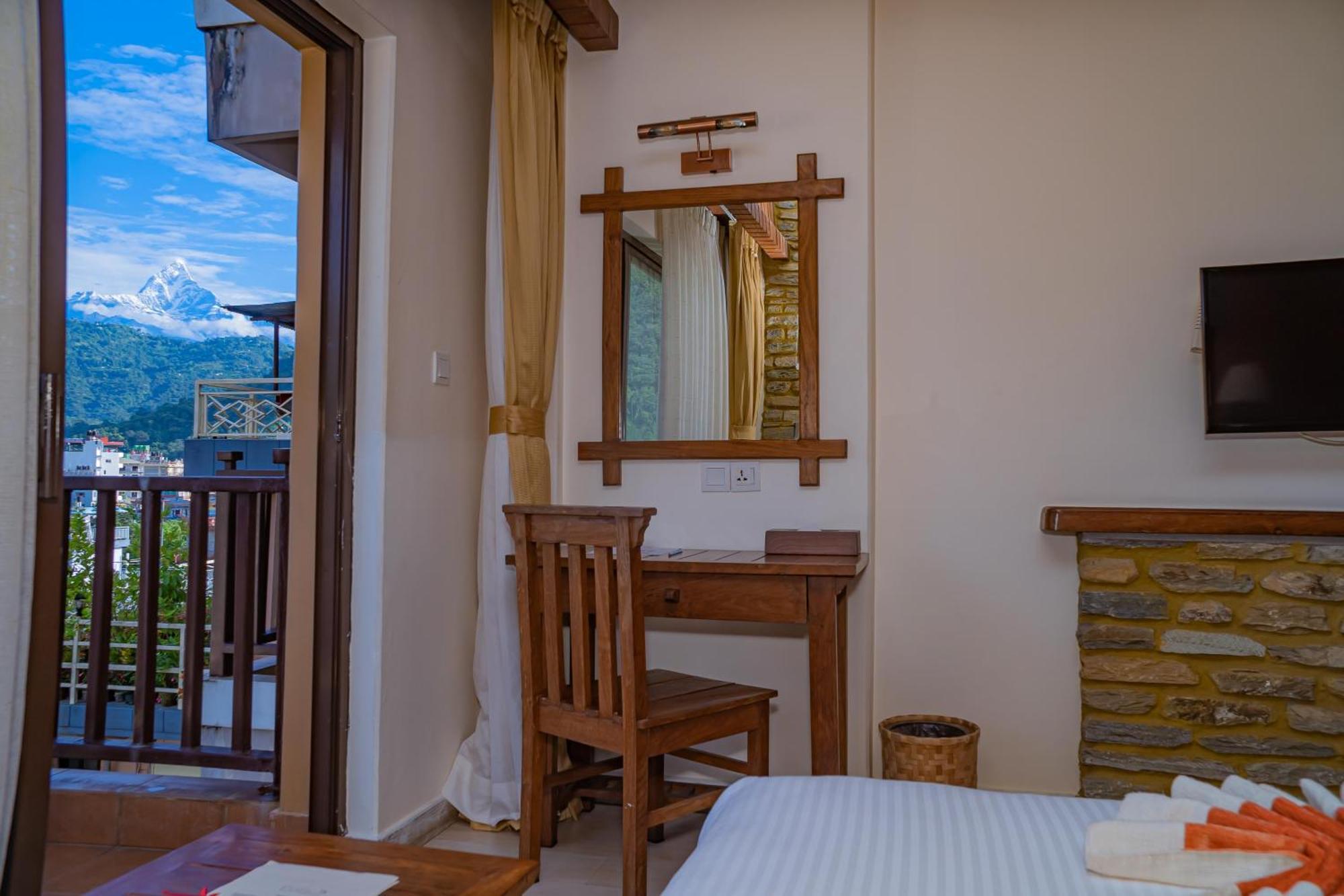 Pokhara Batika Otel Dış mekan fotoğraf